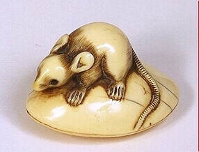 Ivory Rat netsuke