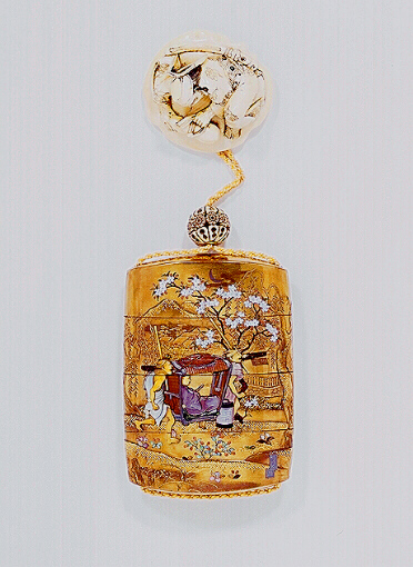 L6 Shibayama gold inro depicting a man in a kago, visiting a Geisha with an ivory netsuke