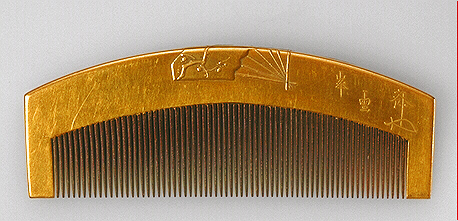 Reverse: Lacquer Fan Comb