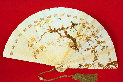 Ivory & Lacquer Fan