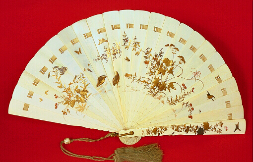 Reverse: Ivory & Lacquer Fan